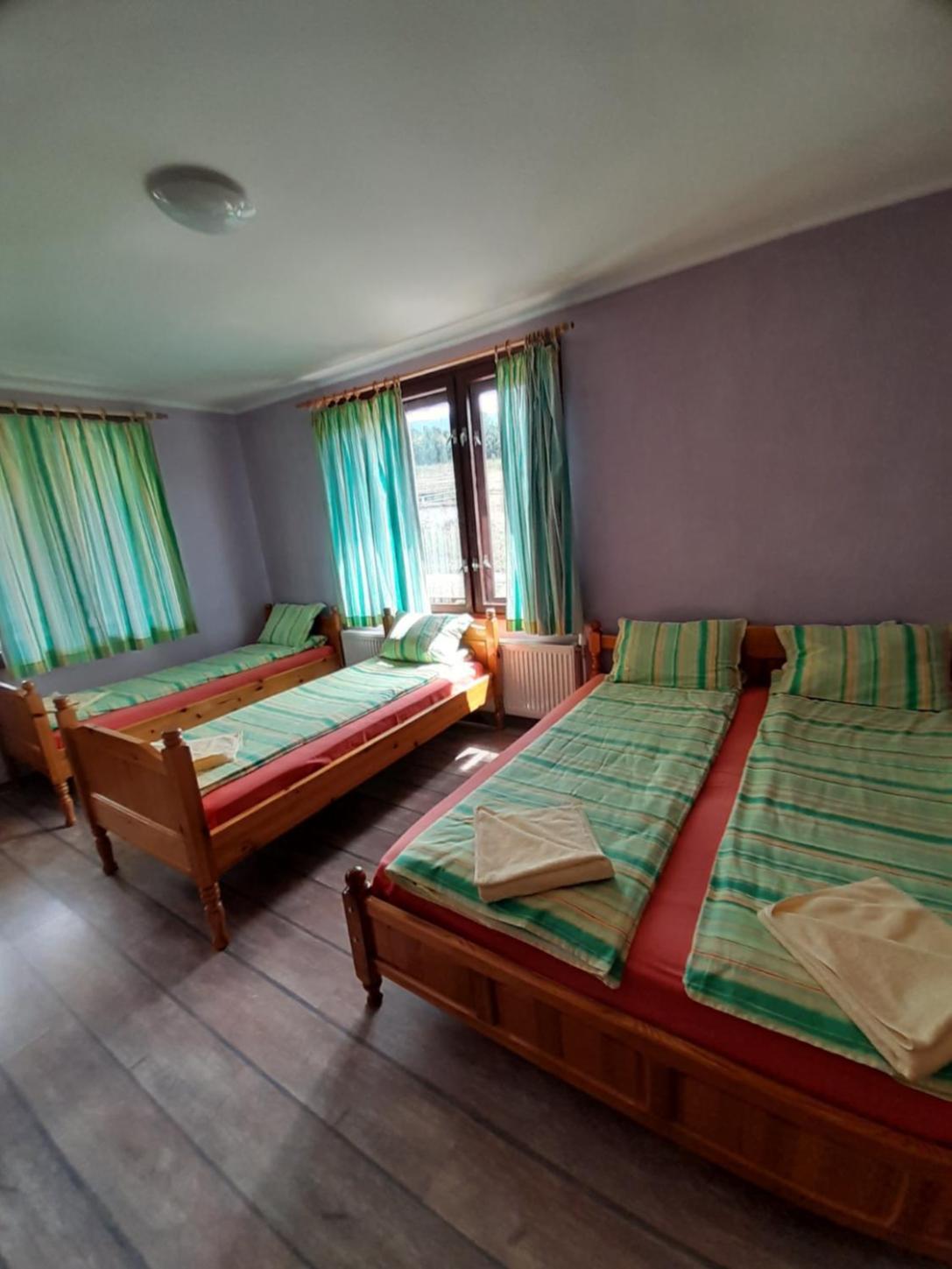 Guest House Lorian Madzhare 외부 사진