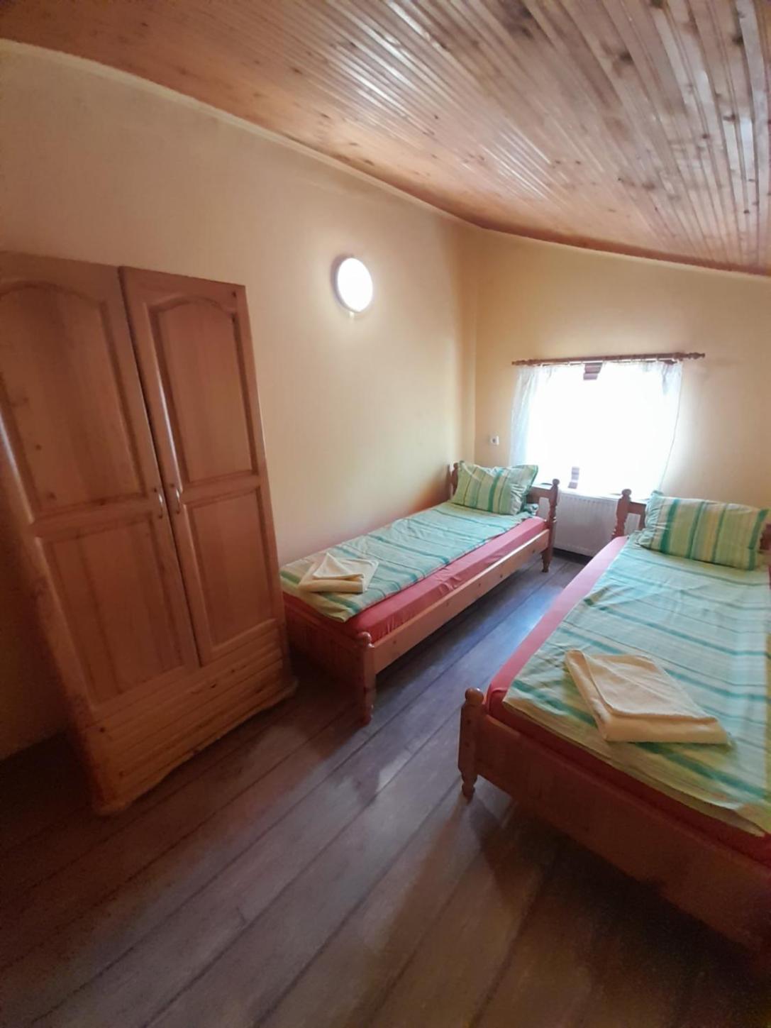 Guest House Lorian Madzhare 외부 사진