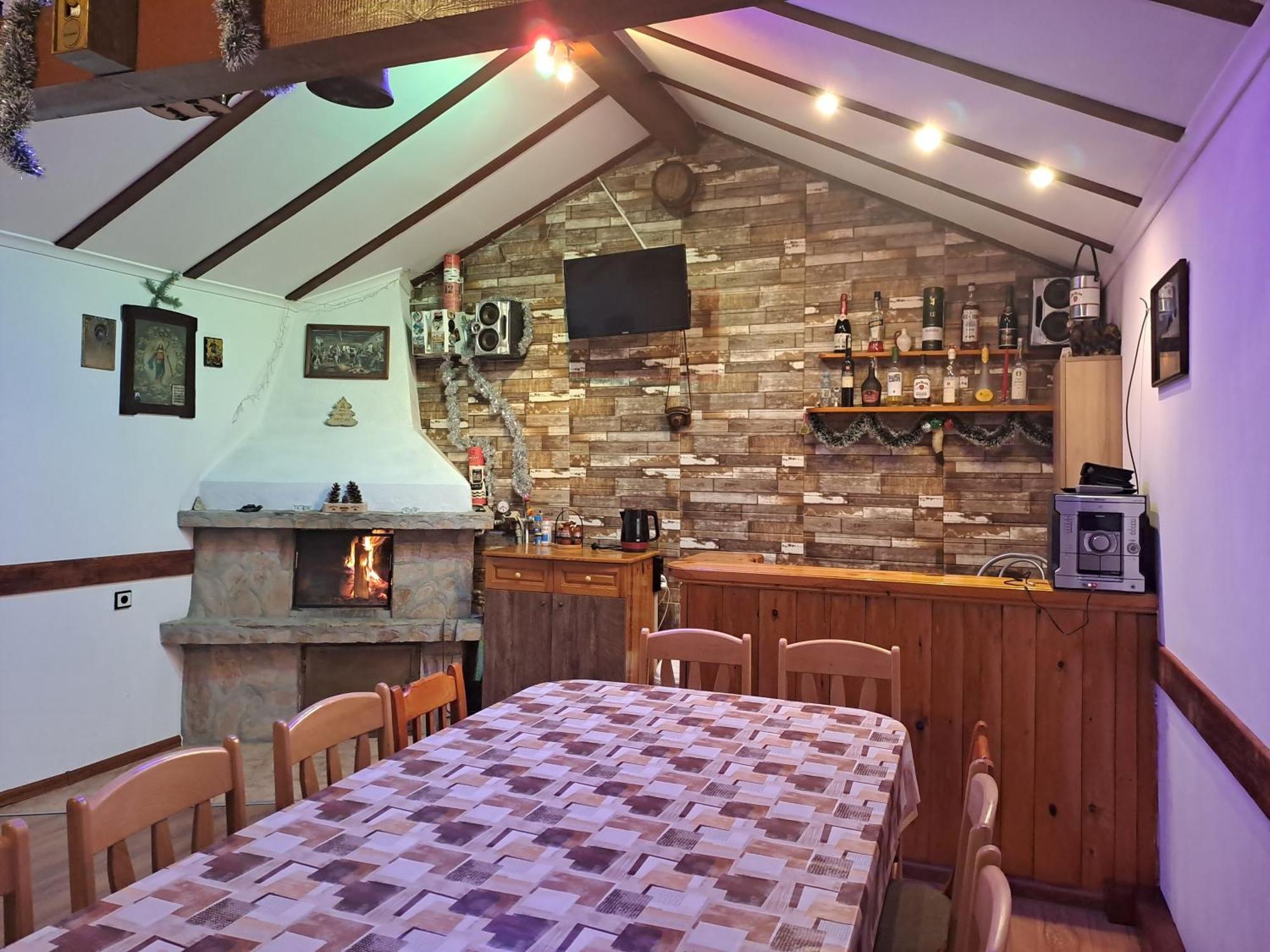 Guest House Lorian Madzhare 외부 사진