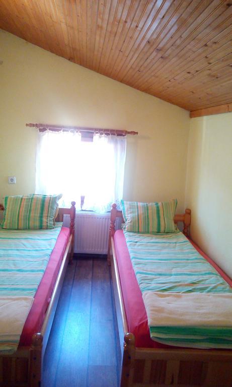 Guest House Lorian Madzhare 외부 사진