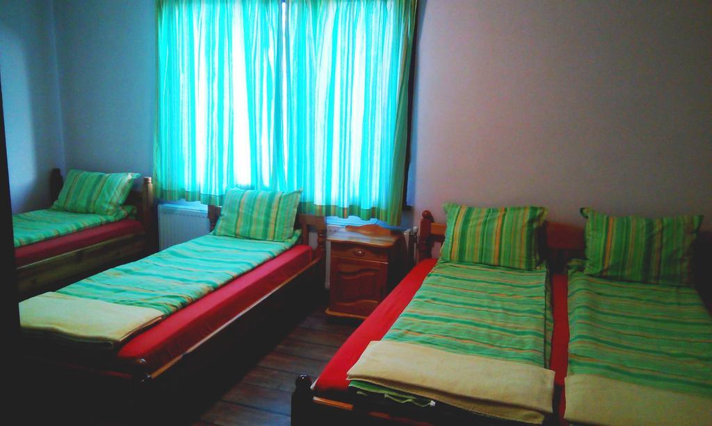 Guest House Lorian Madzhare 외부 사진