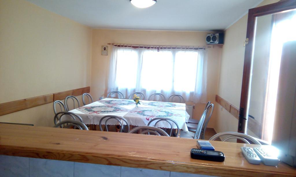 Guest House Lorian Madzhare 외부 사진
